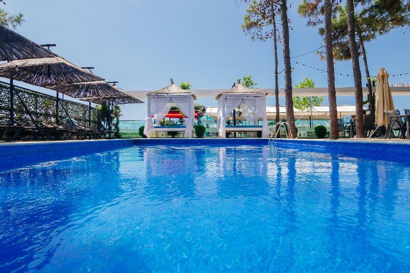 Akileda Hotel Kryemedhej Экстерьер фото